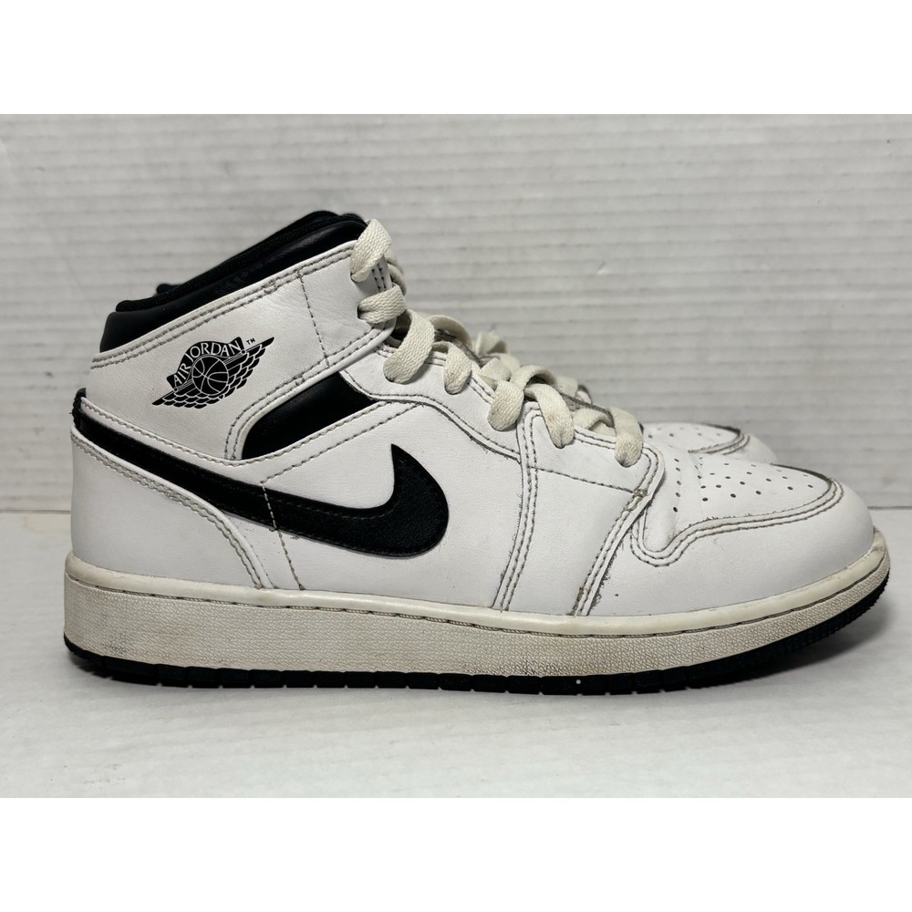 Air Jordan 1 Mid White/Black Youth Basketball Shoes Size 6Y DQ8423-132
